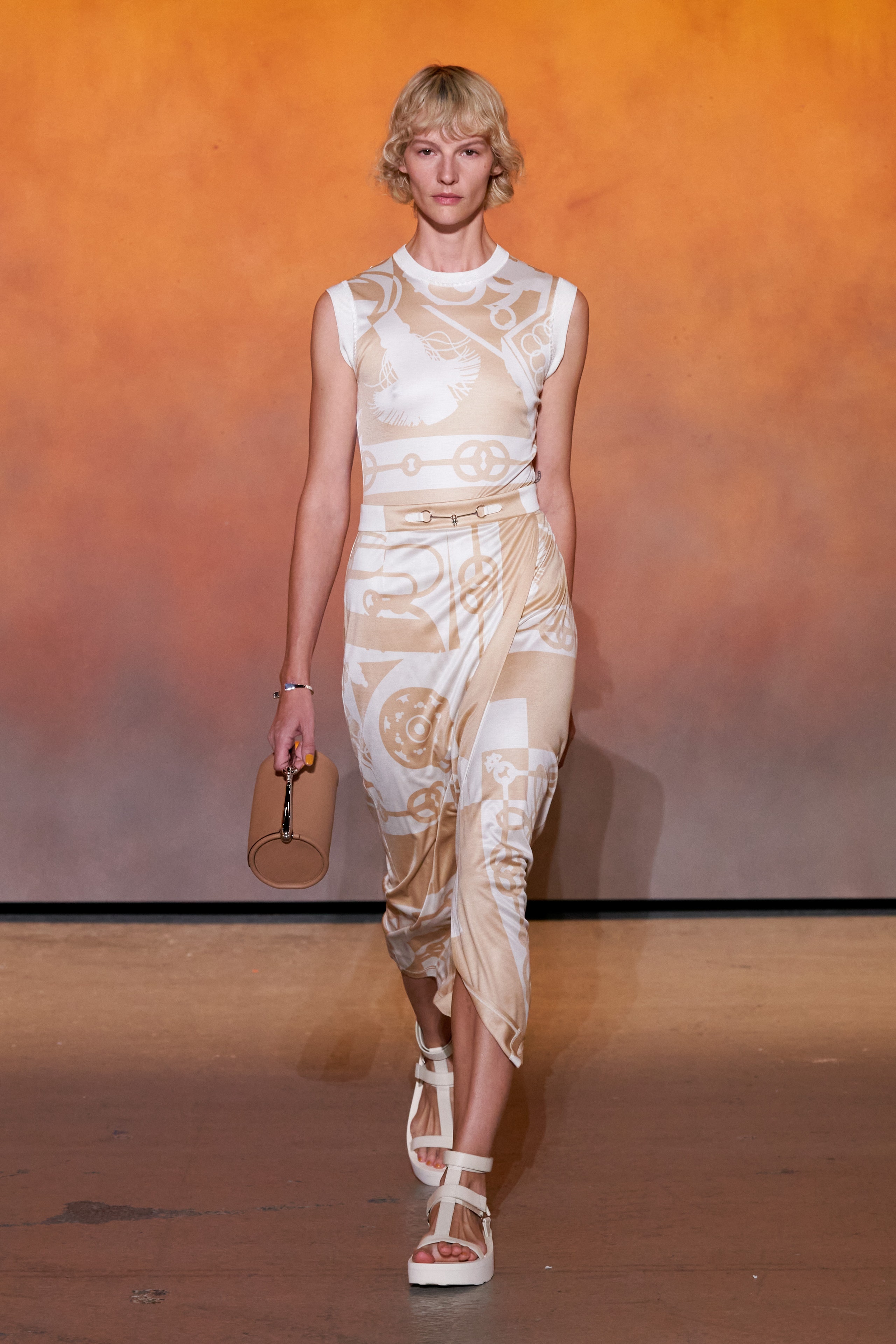 Hermès, хавар-зун 2022: Birkin цүнхнээс гадна ямар загварууд тренд болох вэ? (фото 45)
