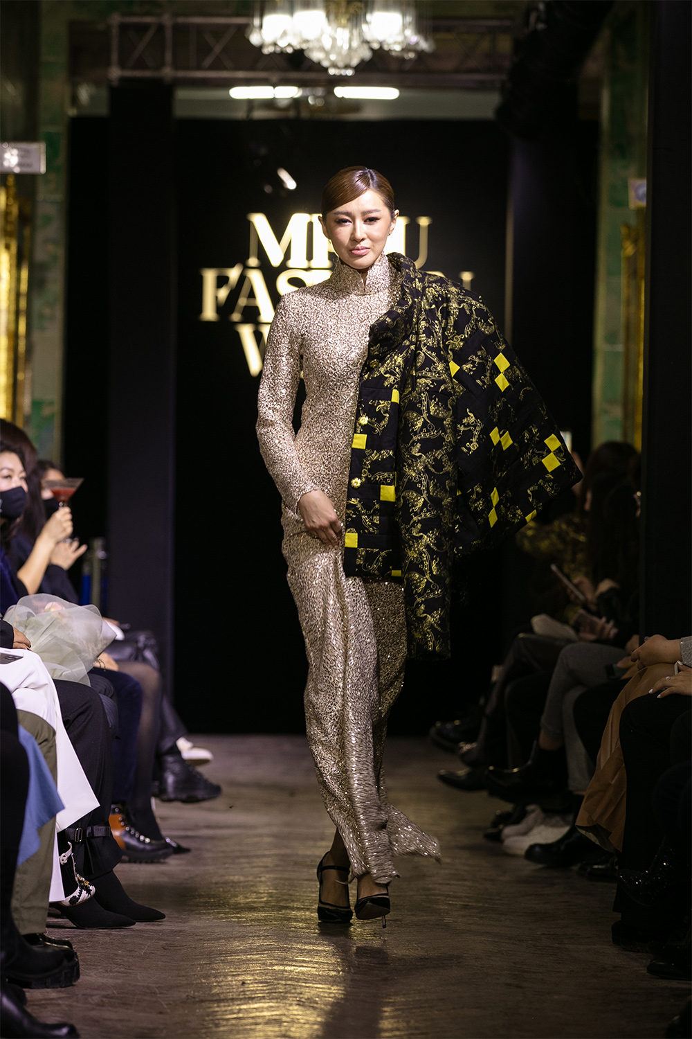 MPDU Fashion Week: Zoson брэндийн цуглуулга дахь гоёлын зүймэл урлал (фото 16)