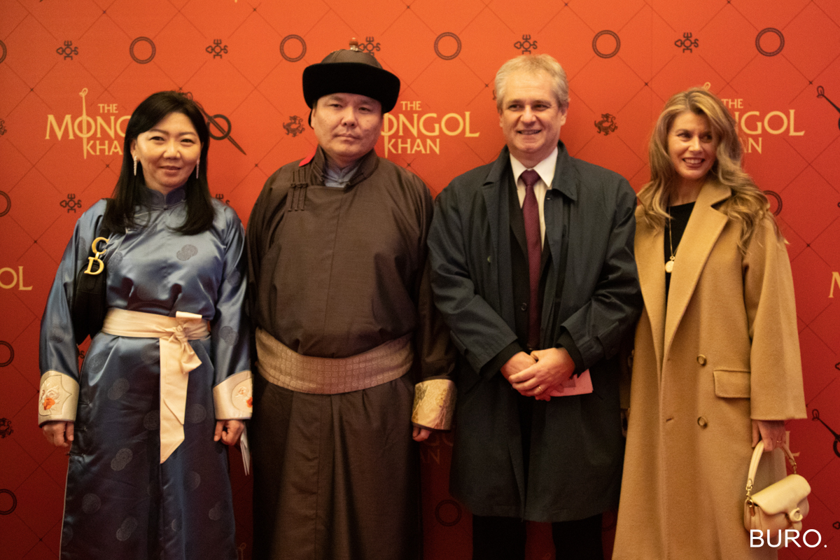 Лондон хотын Колизей театрт “Монгол Хаан” жүжиг нээлтээ хийлээ (фото 28)