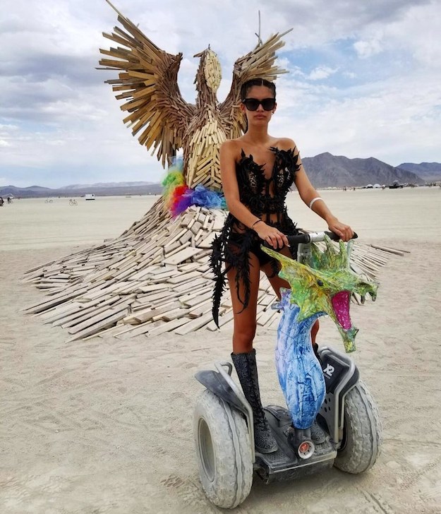 Элсэн цөл дэх street style: Burning Man 2017 наадам (фото 8)