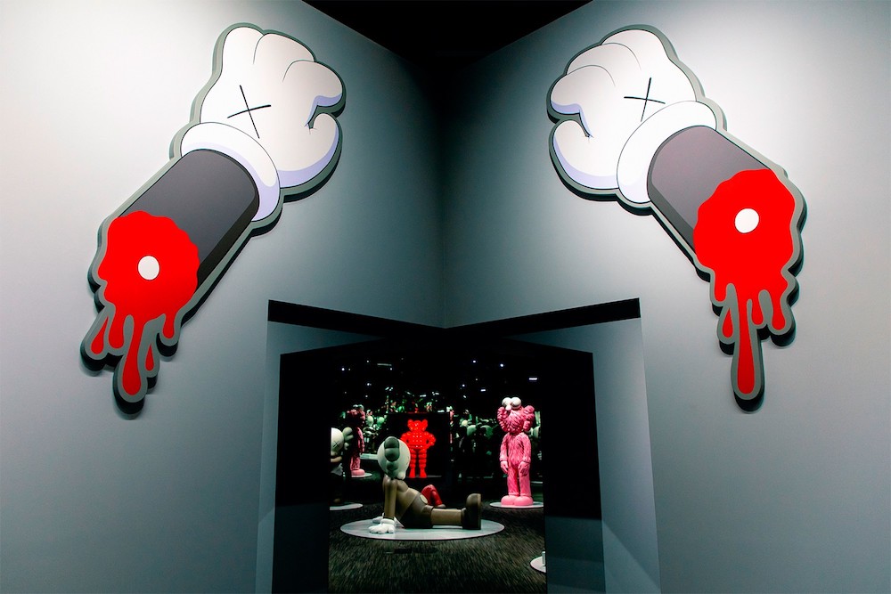 Дотроос нь харцгаая: Хонг Конгийн Art Basel дээрх KAWS-ийн үзэсгэлэн (фото 14)