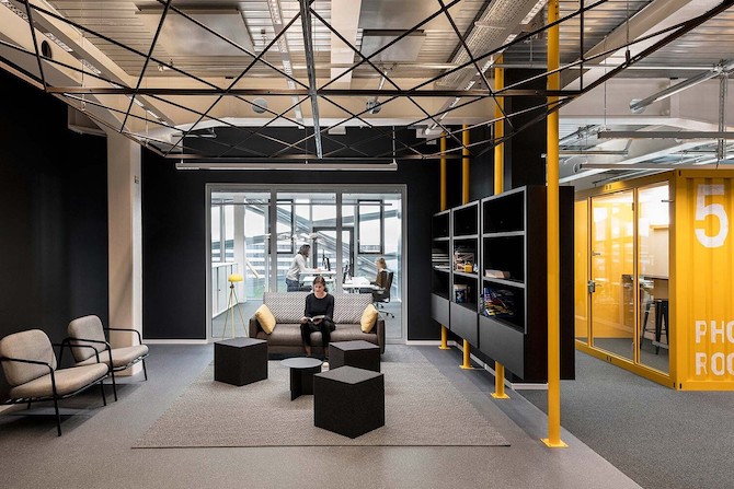 Дотроос нь харцгаая: Adidas компанийн Герман дахь шинэ оффис (фото 5)