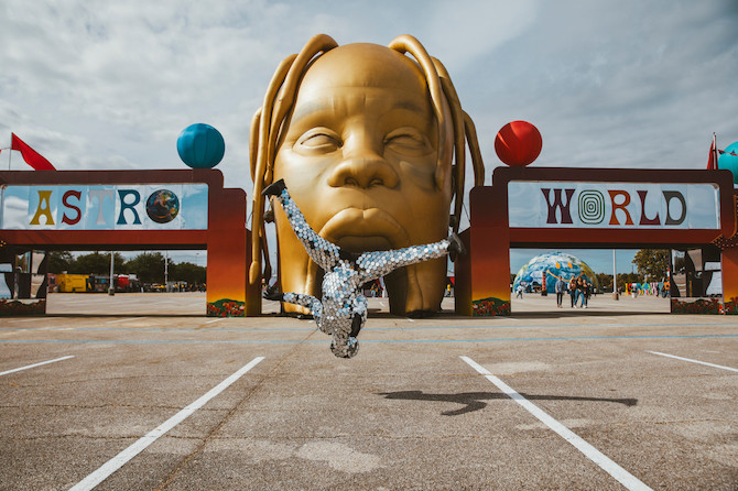 “Astroworld”: Трэвис Скоттын нэрэмжит хип-хоп хөгжмийн фестивалийн эргэн тойронд (фото 1)