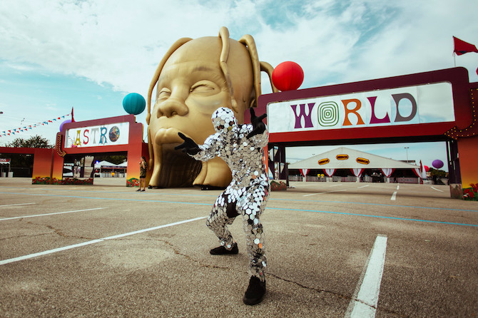 “Astroworld”: Трэвис Скоттын нэрэмжит хип-хоп хөгжмийн фестивалийн эргэн тойронд (фото 12)
