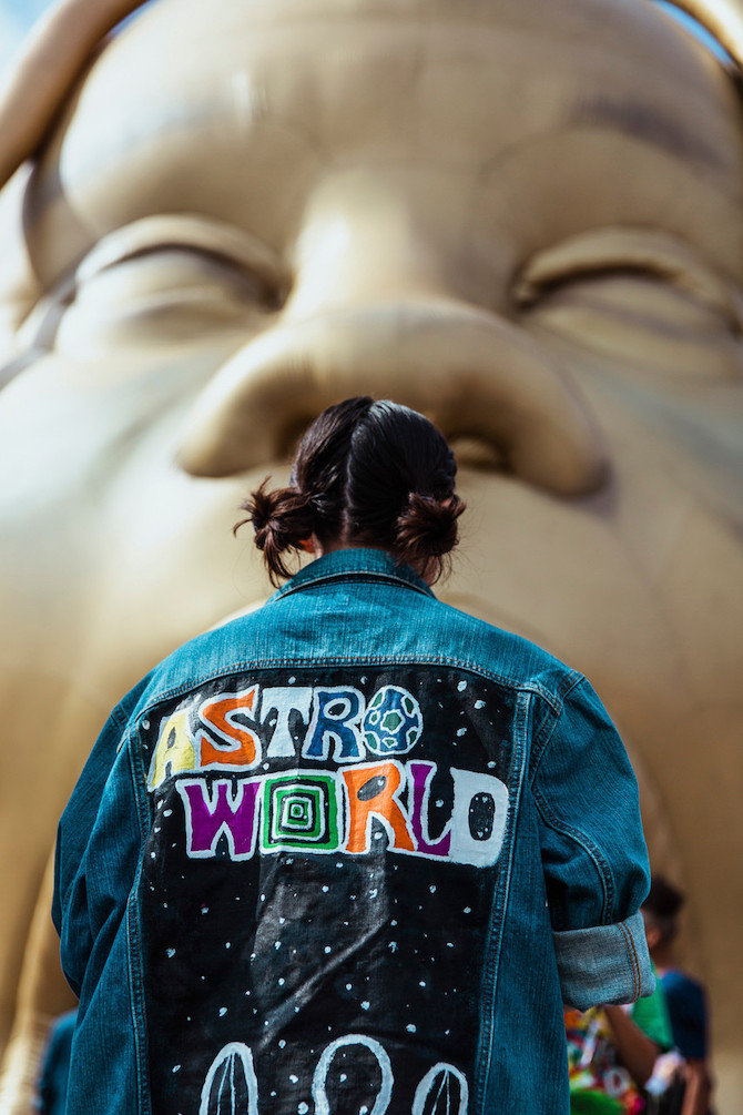 “Astroworld”: Трэвис Скоттын нэрэмжит хип-хоп хөгжмийн фестивалийн эргэн тойронд (фото 8)