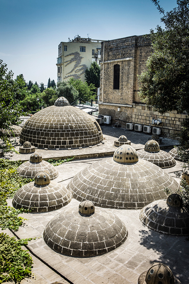 Сэтгэл хөдлөм, ер бусын амт мэдрэх аялал: Азербайджаны нийслэл Бакуд (фото 2)