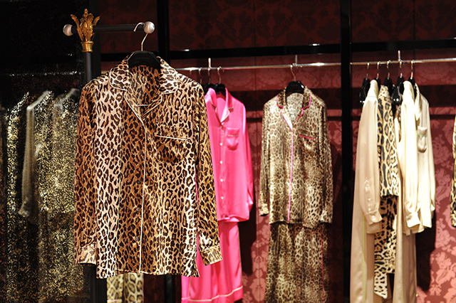 Нью-Йорк-д болсон Dolce & Gabbana-ийн унтлагын хувцастай үдэшлэг (фото 9)