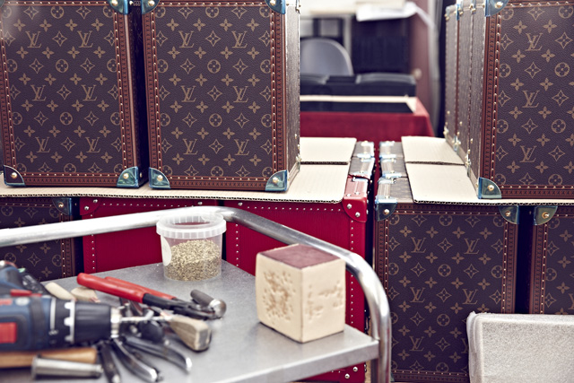 Louis Vuitton-ы урлан: Aлдарт брэндийн авдруудыг хаана, хэрхэн хийдэг вэ? (фото 8)