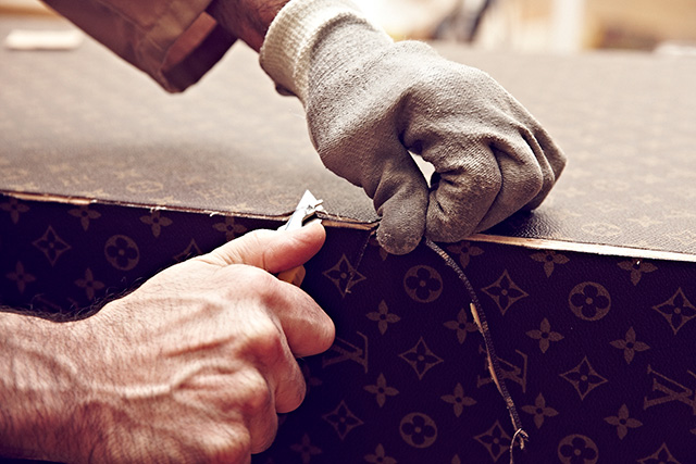 Louis Vuitton-ы урлан: Aлдарт брэндийн авдруудыг хаана, хэрхэн хийдэг вэ? (фото 9)