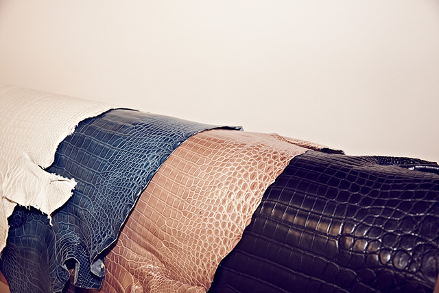 Louis Vuitton-ы урлан: Aлдарт брэндийн авдруудыг хаана, хэрхэн хийдэг вэ? (фото 17)