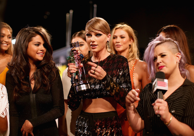 MTV Video Music Awards 2015: Ялагчид болон улаан хивсний зочид (фото 1)