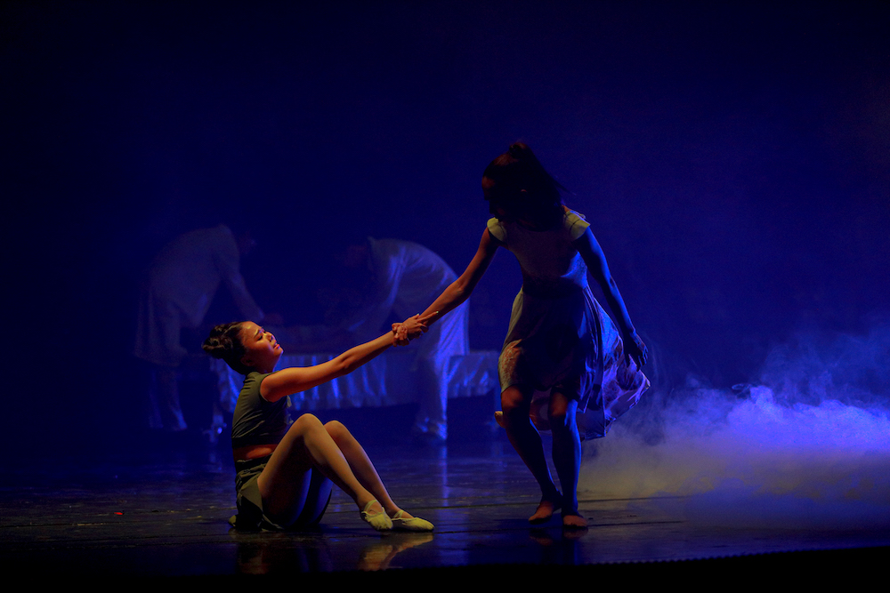 Хүчирхэг хөгжим, хурц сэдэв, хосгүй бүжигчдийн төгс нэгдэл болсон "Амьдралыг тэтгэгч-O2" модерн балет (фото 19)