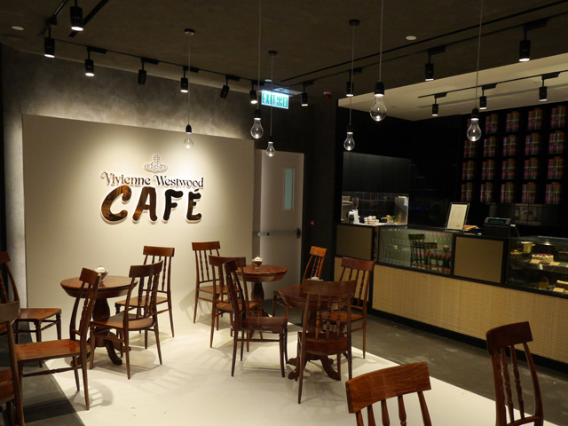 Вивьен Вествуд Хонг Конгд кафе нээлээ (фото 1)