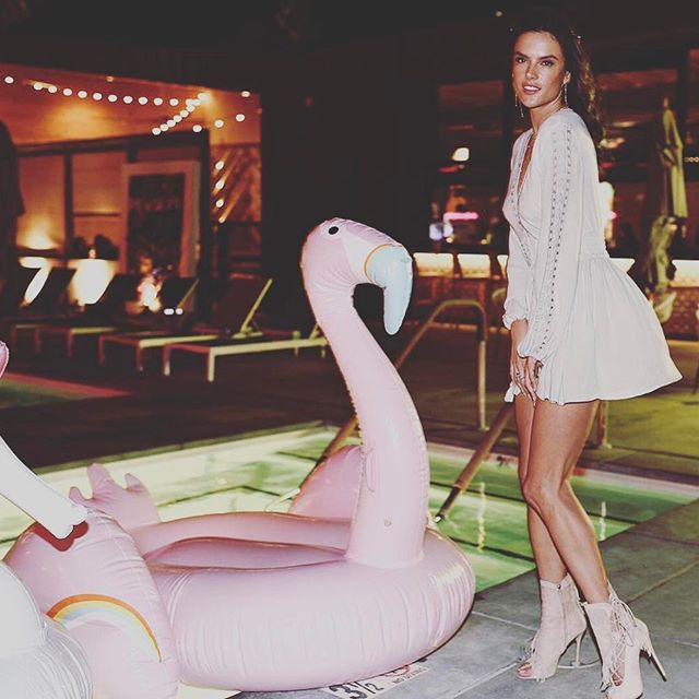 We really hit it off...me and my pink flamingo!!!           #festivAle