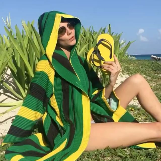 What else do you need? Sun, fun, good vibes, friends and @Havaianas! @havaianaseurope #havaianas #MadeofBrazilianSummer #GoodVibes #PureSpontaneity #DeliciousHappiness #spon