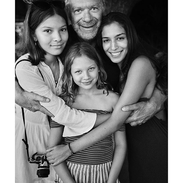 MY BROTHER GIOVANNI WITH HIS DAUGHTERS MARINA, SOFIA AND BIANCA,
AND MY NIECE CHIARA WITH HER SONS LUCA AND SEBASTIAN!
MI HERMANO GIOVANNI CON SUS HIJAS MARINA, SOFIA Y BIANCA, Y MI SOBRINA CHIARA CON SUS NIÑOS LUCA Y SEBASTIAN! 
@G_Testino @AmberTestino @MarinaTestino @SofiaTestino
@ChiaraSlew #FamilyLove 
#MarioTestino