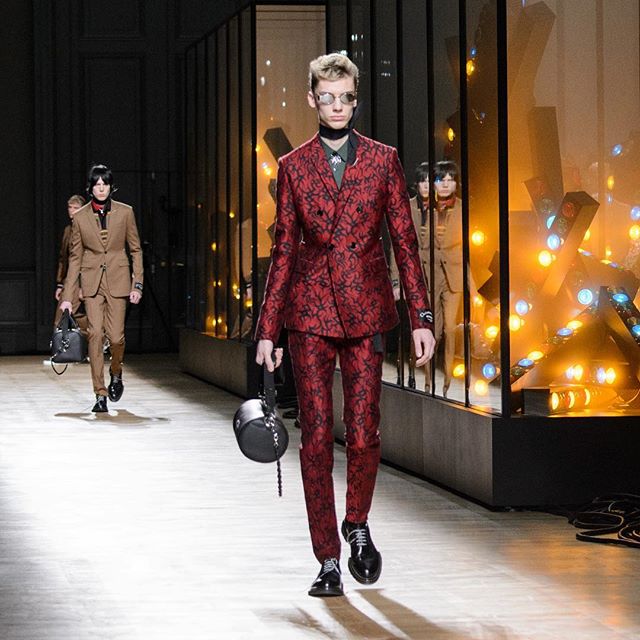 Show notes from #DiorHomme #FW18:  With #youth, the freedom to embody an ideal with reckless abandon. With age, a sense of looking from the outside in." - click the link in bio for our review #Buro247Singapore #menswear