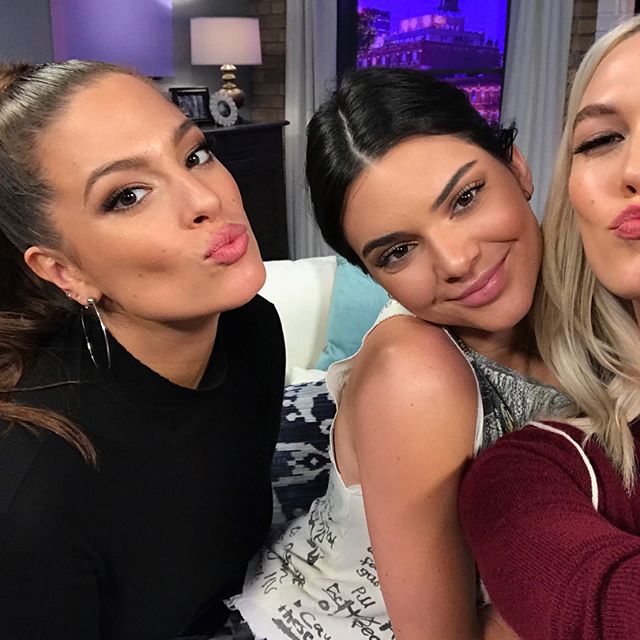 Chatting first kisses, 90s fashion, awkward proms and channeling our inner Josie Geller  all tonight on #MovieNightWithKarlie with @theashleygraham @iisuperwomanii @kendalljenner at 8:30/7:30c on @freeform