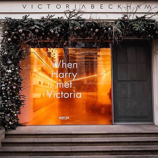 #WhenHarrymetVictoria - This Festive season I m so excited that Harry s bar - a private club, have brought their pink and green take on Christmas to #VBDoverSt, please come and visit! I hope you like what they ve done as much as I do! Head to #VBDoverSt to discover and shop new season holiday dressing! X VB