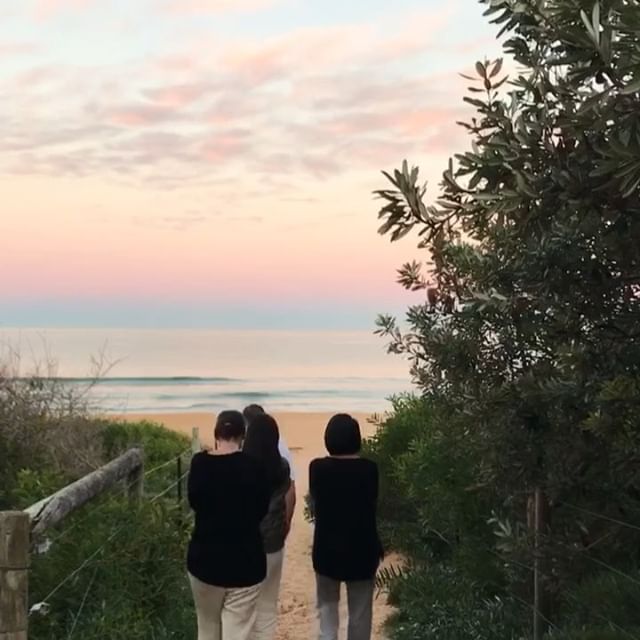 People will say it s photoshop but this is what sunsets in the middle of winter in Australia look like. The air is crisp and the horizon glows with the most luminous pastels you ll ever see   