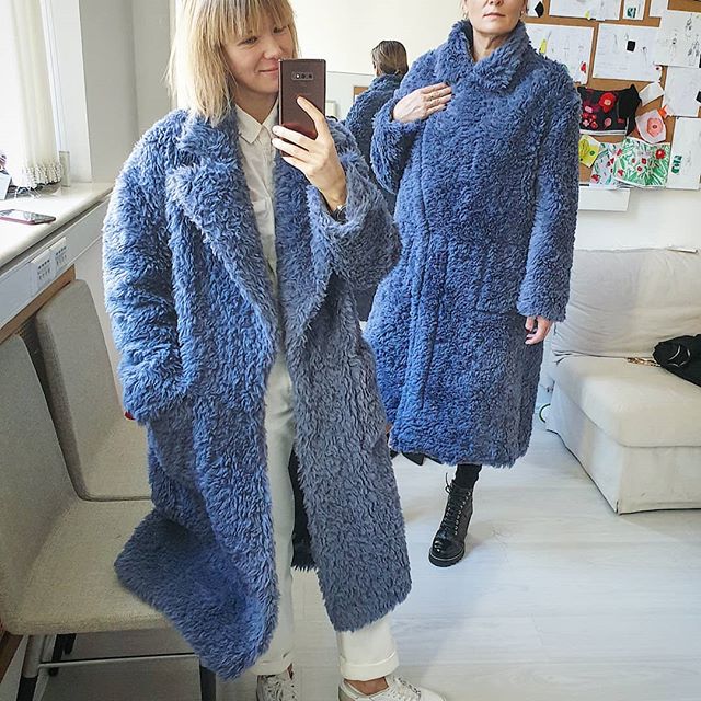 Продолжаем клонировать friendly fur coats и посвящать в эко-мехо-круги всех fashion друзей!  Сегодня у нас в гостях Маша Федорова @mashavoguerussia! Присоединяйтесь и вы! #ecofur #friendlytoanimals #mohairfurcoats #экомех