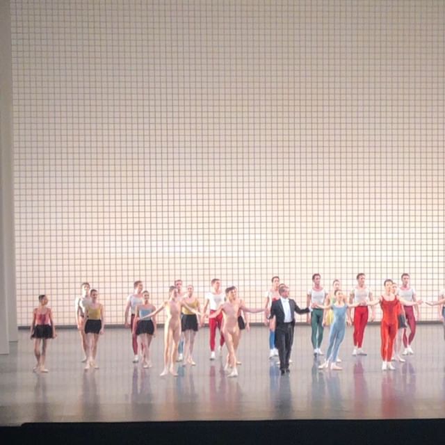 Night at the Opera  
Hommage #JeromeRobbins @balletoperadeparis #GlassPieces #PhilipGlass