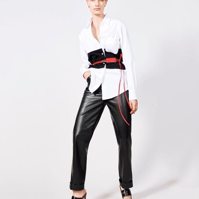 My #VBPreSS19 rib panel belted shirt worn with new season leather trousers. Available now at the link in bio! x VB