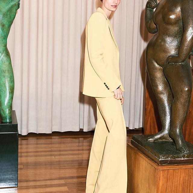 New tailoring online now! I love the #VBPreSS19 banana suit, shot at the @dorichhousemuseum, a former studio home of the female sculptor #DoraGordine and an international centre to promote and support women creative practitioners x VB
