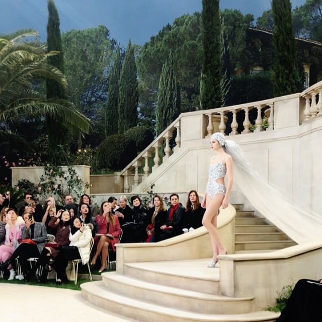 Magical #ChanelHauteCouture  with @vittoceretti from an 18th century novel