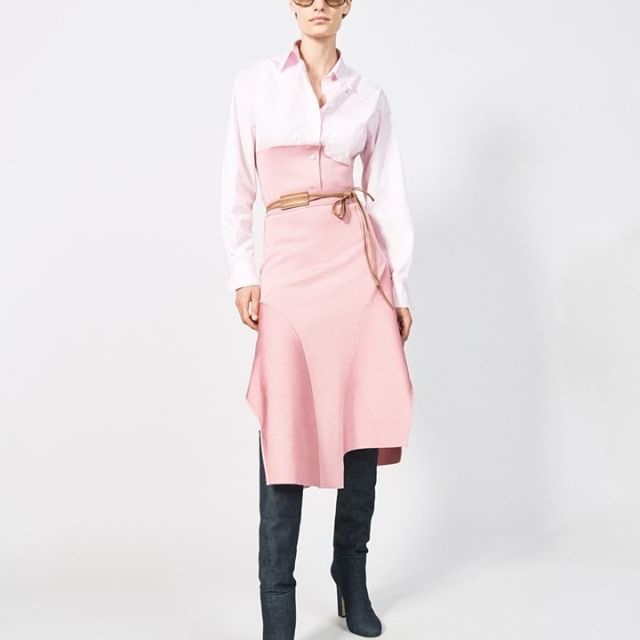 Love this modern approach to colour! The classic shirt is updated with tonal pinks, cinched at the waist and paired with the knitted flare skirt in a soft blush. Online now at the link in bio xx VB #VBPreSS19