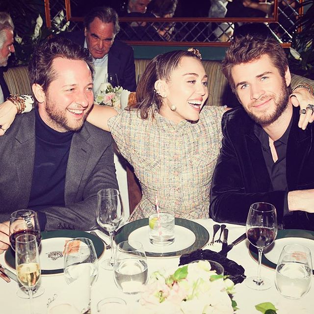 I came in like a wrecking ball (to their date night) @mileycyrus @liamhemsworth Ps. No, Miley did not order a   for dinner.
