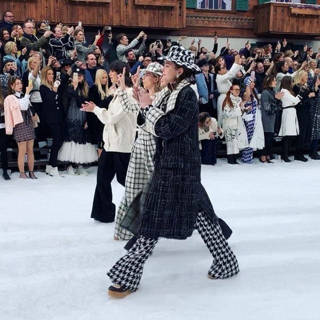 Ending my FW19 runway season in the most appropriate way possible: celebrating Karl and Virginie s @chanelofficial collection with everyone in a standing ovation together. Such a beautiful moment in fashion s history    #CHANELinthesnow