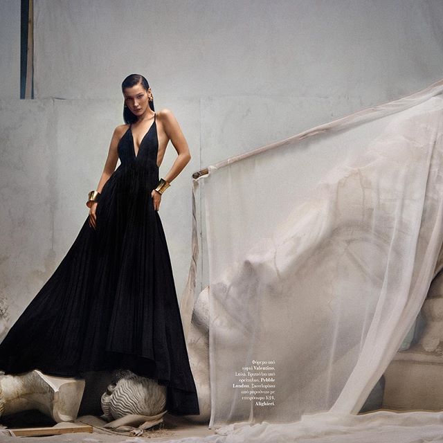 swipe to see how I move and how this dress floooowsss for @txemayeste @voguegreece      