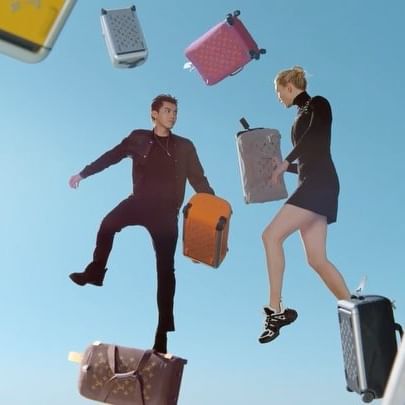 Traveling light just took on a whole new meaning. New @louisvuitton with @kriswu  