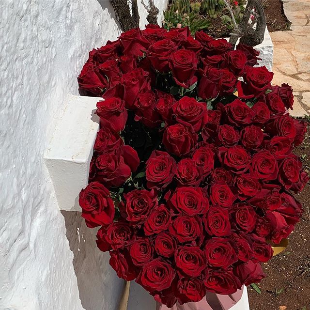 Thank You very much Natia&Leonid   from the bottom of my heart for these incredible red Roses   arrived in Puglia.  You made my Day! Lot of Love         @natiafridland and Leonid   