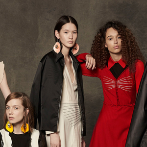 Загвар өмсөгч Б.Ялгуун Marco de Vincenzo брэндийн pre-fall 2017 цуглуулгын зурганд Загвар өмсөгч Б.Ялгуун Marco de Vincenzo брэндийн pre-fall 2017 цуглуулгын зурганд