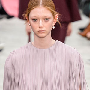 Шууд дамжуулалт: Токио хот дахь Valentino-гийн загварын шоу Шууд дамжуулалт: Токио хот дахь Valentino-гийн загварын шоу