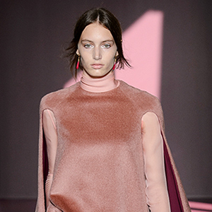 Кутюр загварын долоо хоног: Valentino Haute Couture, намар-өвөл 2017 Кутюр загварын долоо хоног: Valentino Haute Couture, намар-өвөл 2017
