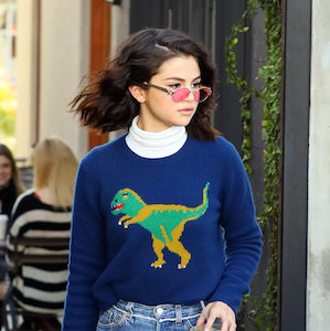 Street style чиг хандлага: Өнгөт линзтэй нарны шил Street style чиг хандлага: Өнгөт линзтэй нарны шил