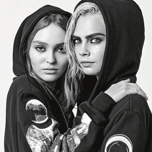 Кара Делевинь, Лили-Роуз Депп нар Chanel брэндийн шинэ сурталчилгаанд Кара Делевинь, Лили-Роуз Депп нар Chanel брэндийн шинэ сурталчилгаанд