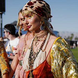 Coachella 2018: Алдартнуудын шилдэг гоо сайхны төрхүүд Coachella 2018: Алдартнуудын шилдэг гоо сайхны төрхүүд