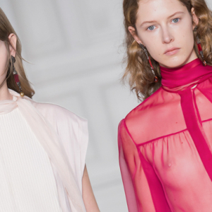 Кутюр загварын долоо хоног: Valentino, хавар-зун 2017 Кутюр загварын долоо хоног: Valentino, хавар-зун 2017