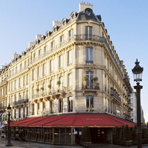 Парис хотоор аялж буй жуулчдын анхааралд: Hotel Barriere Le Fouquet’s зочид буудал Парис хотоор аялж буй жуулчдын анхааралд: Hotel Barriere Le Fouquet’s зочид буудал