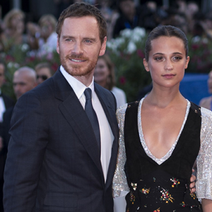 Алисия Викандер ба Майкл Фассбендер нар “The Light Between Oceans” киноны нээлтэнд Алисия Викандер ба Майкл Фассбендер нар “The Light Between Oceans” киноны нээлтэнд