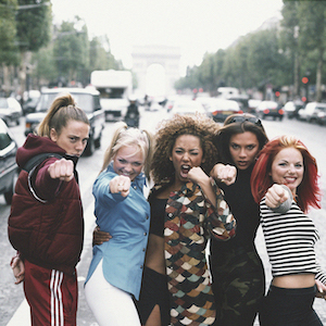 Spice Girls хамтлаг арьс өнгөний асуудал үүсэхээс сэргийлж дууны үгээ өөрчилнө Spice Girls хамтлаг арьс өнгөний асуудал үүсэхээс сэргийлж дууны үгээ өөрчилнө