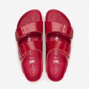 Birkenstock сандаалийн тансаг зэрэглэлийн хувилбарыг Valentino танилцууллаа Birkenstock сандаалийн тансаг зэрэглэлийн хувилбарыг Valentino танилцууллаа