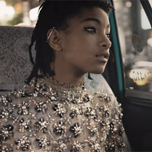 Уиллоу Смит Chanel-ын сурталчилгаанд тоглолоо Уиллоу Смит Chanel-ын сурталчилгаанд тоглолоо