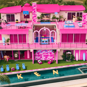 Барбигийн Малибу дахь Мөрөөдлийн байшинг Airbnb дээр үнэгүй түрээслэх боломжтой