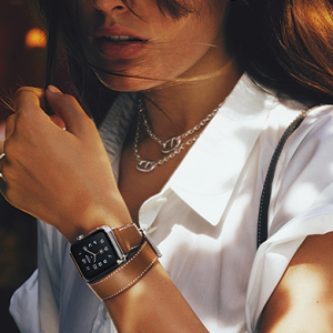 Apple Watch Нью-Йоркийн загварын долоо хоногийн урилгыг орлоно