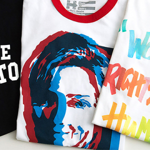 Марк Жейкобс болон бусад дизайнерууд Хиллари Клинтонд зориулж футболк бүтээжээ